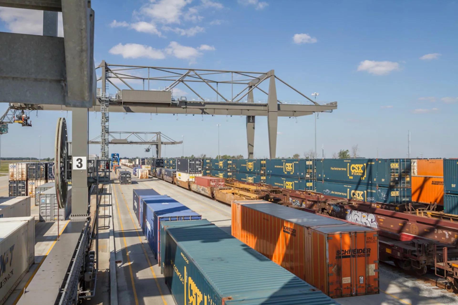 Hanson provided design and construction support services for the recent expansion of CSX Intermodal Terminals’ container transfer terminal in Northwest Ohio.
