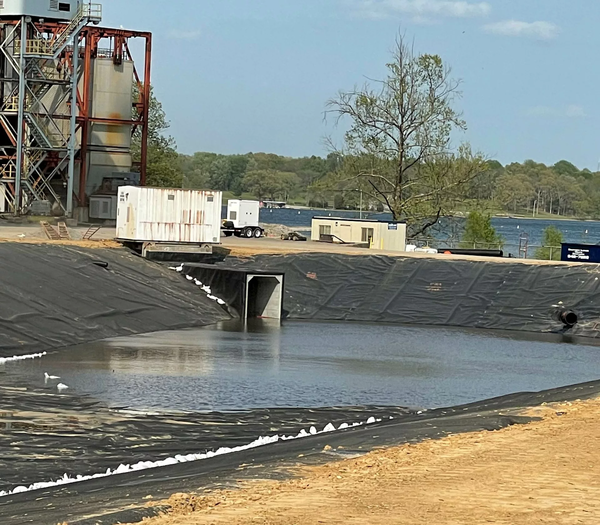 Hanson provided the Southern Illinois Power Cooperative with hydrogeological and engineering sercies for multiple projects, including a closure design for the SIPC's Emery Pond.