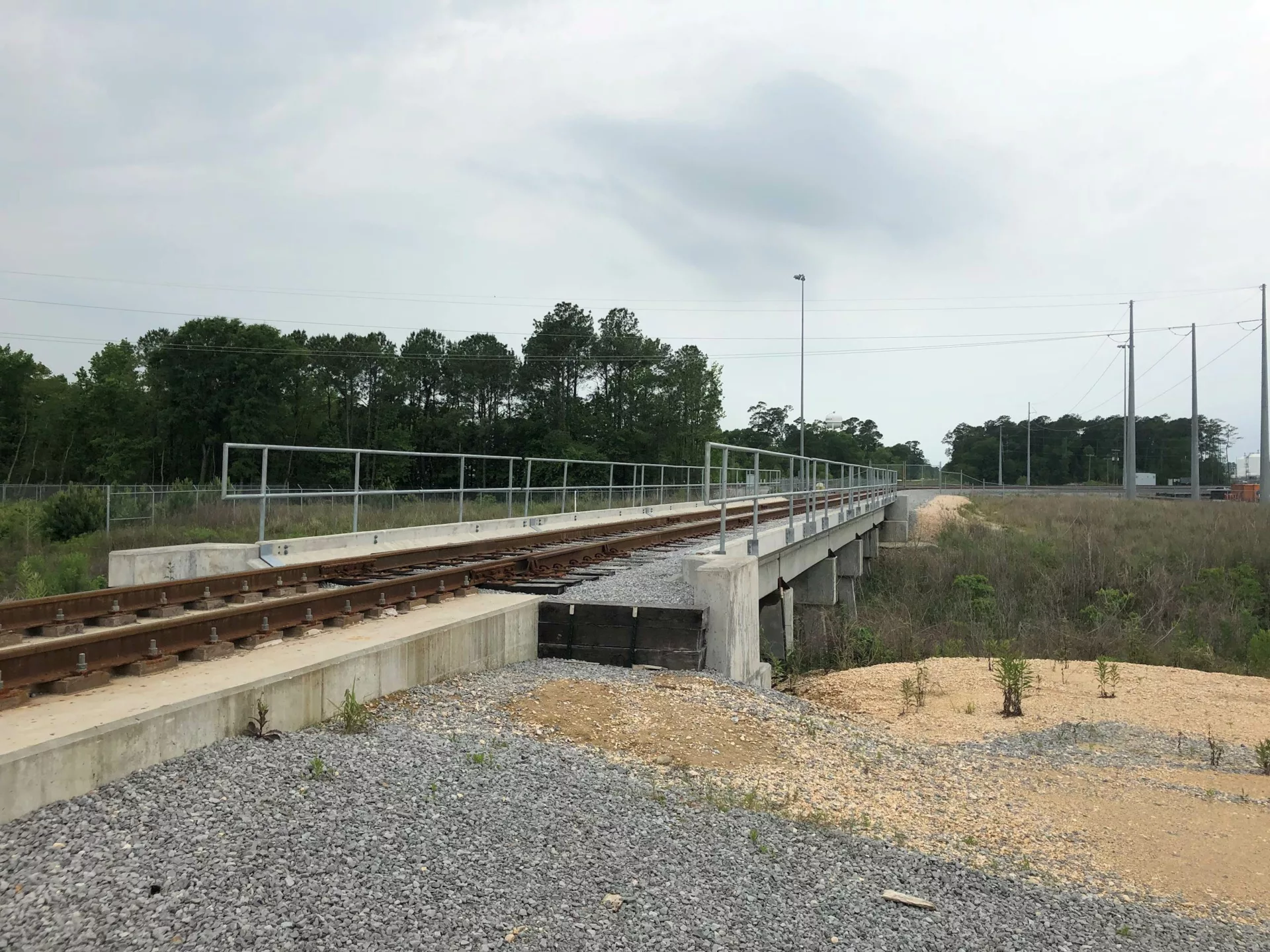 Hanson’s efforts included the front-end engineering design and final design of north, east and west storage yards, north loading yard, an alcohol loading area, ethylene oxide loading area and multiple connection tracks.
