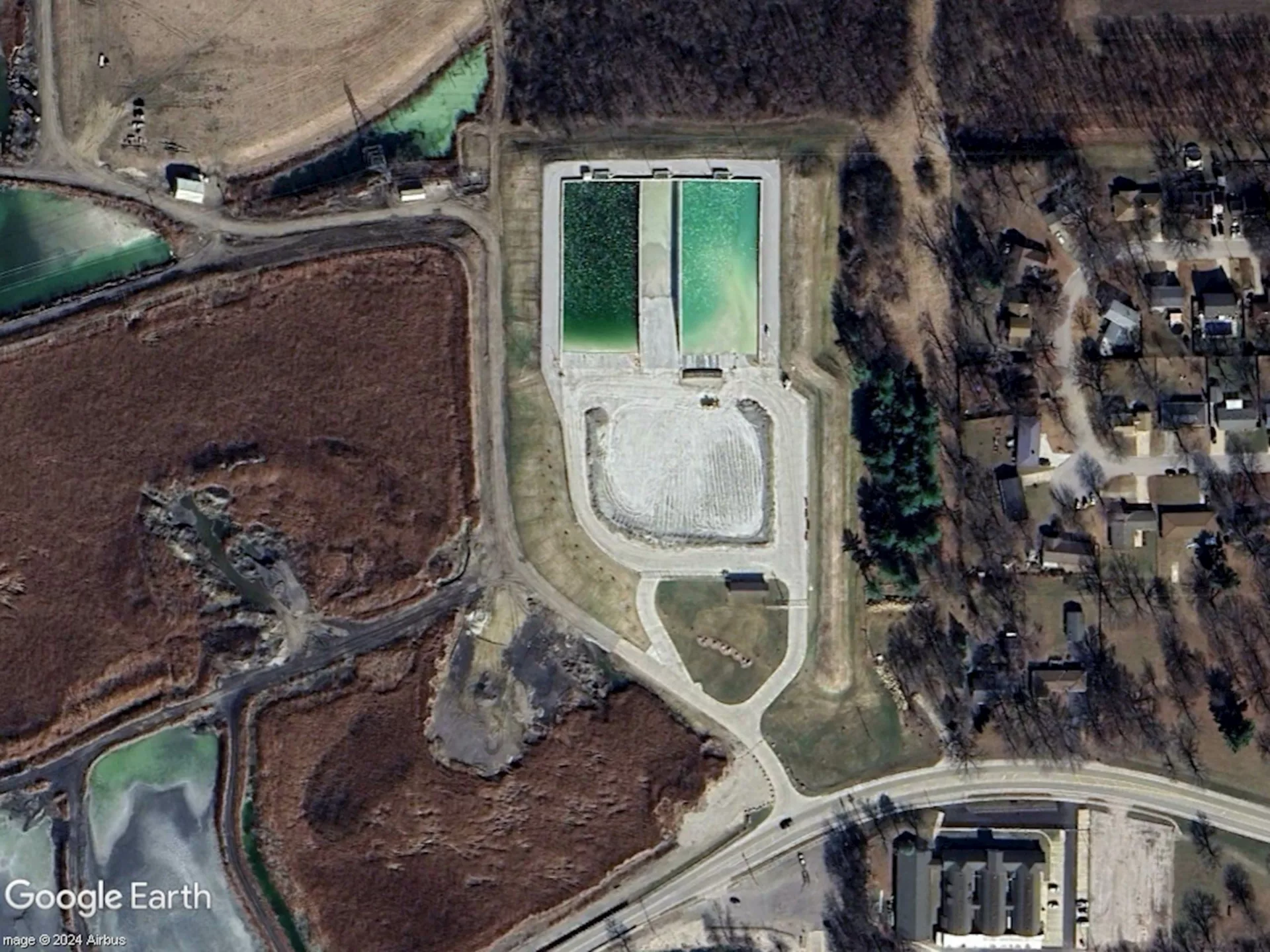 Hanson provided engineering services for the relocation and replacement of the City Water, Light and Power Water Purification Plant's three waste lime ponds in Springfield, Illinois.