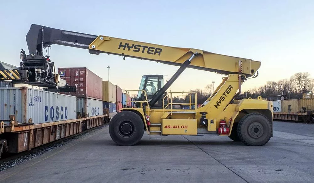 Reach-stacker