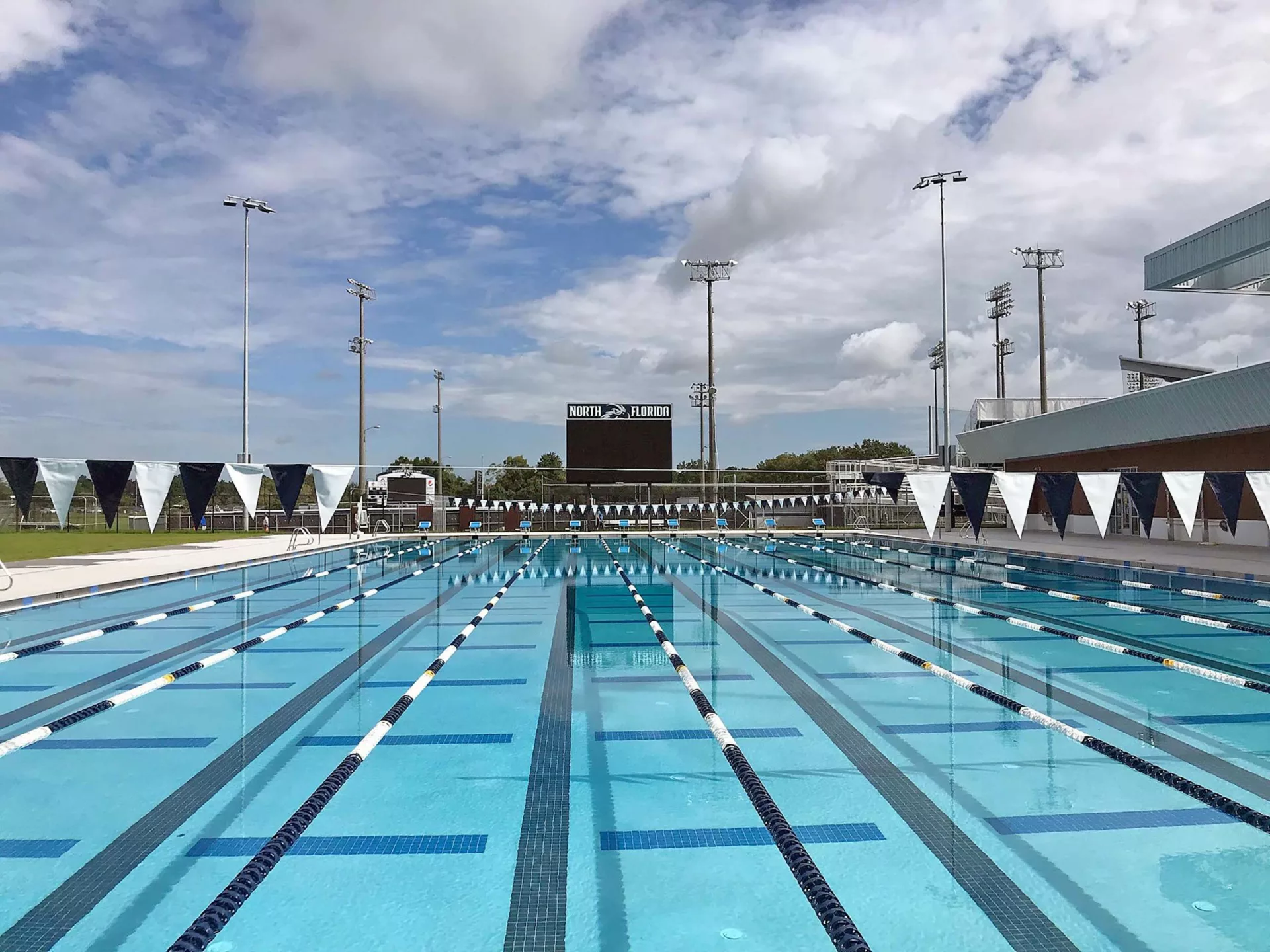 alt="Hanson provided civil engineering and served as engineer of record for the new Olympic-size competition pool and aquatic center at the University of North Florida in Jacksonville."