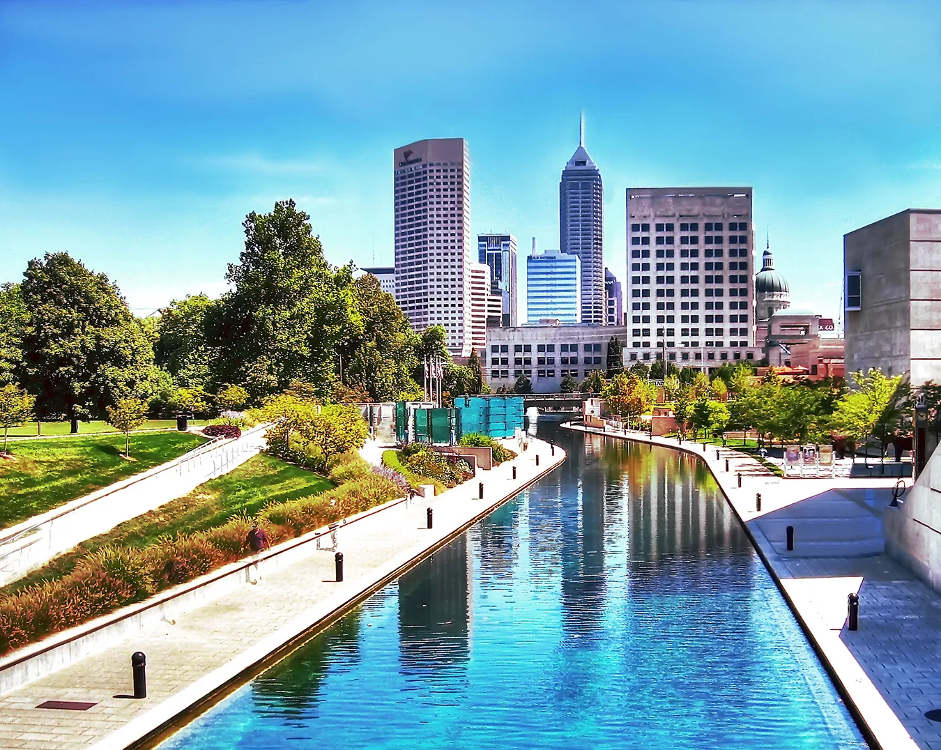 The beauty of Indianapolis Sky Line and canal