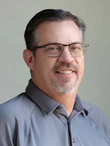 headshot of Robert Anderson