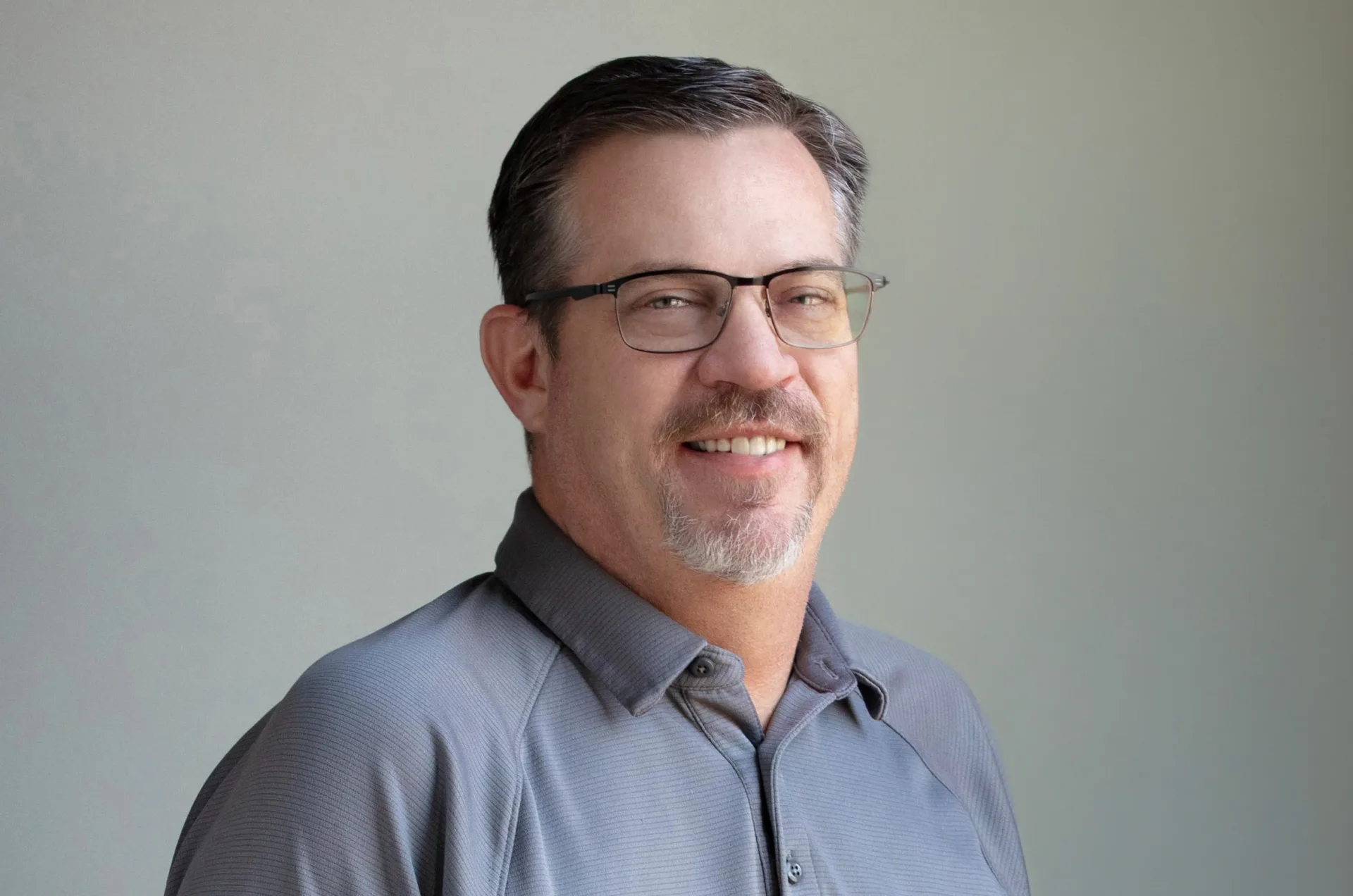 headshot of Robert Anderson