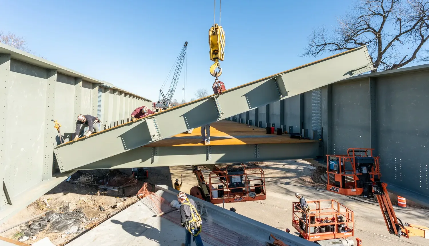 Construction of Sixth Street underpass