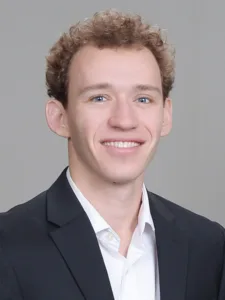 headshot of Robert Rust