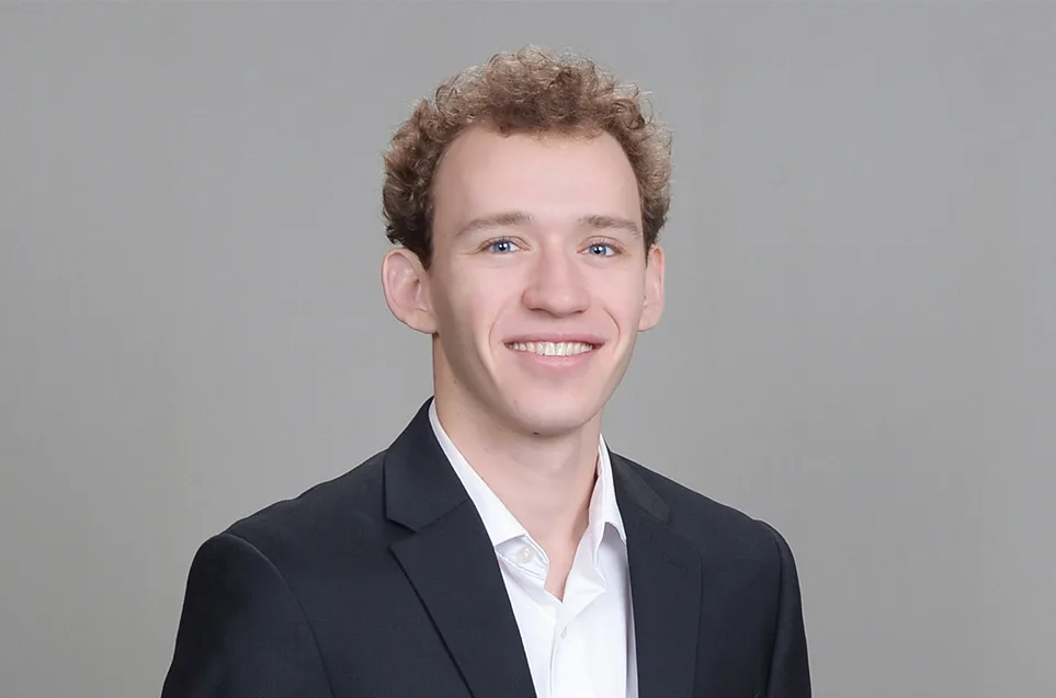headshot of Robert Rust