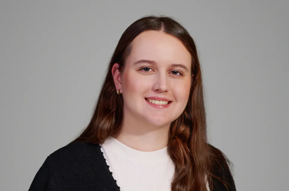 headshot of Anna Ropelewski